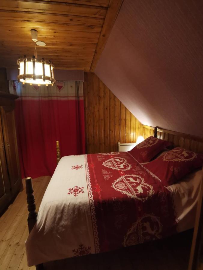Authentique Chalet Vue Sur Le Lac Et Les Pistes 베세-에-생타나스타시 외부 사진