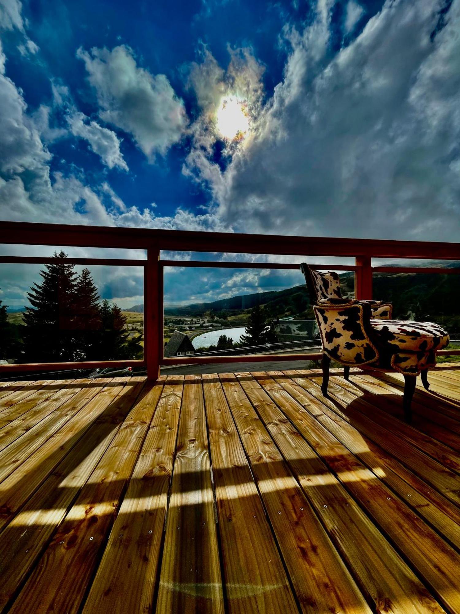 Authentique Chalet Vue Sur Le Lac Et Les Pistes 베세-에-생타나스타시 외부 사진